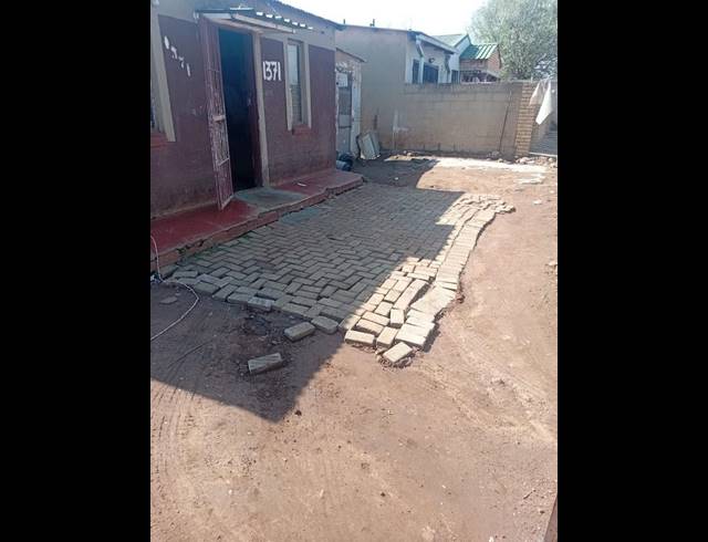 2 BEDROOM HOUSE FOR SALE IN GREENFIELD